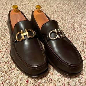 Ferragamo Reversible Badge Loafer 8.5 EE